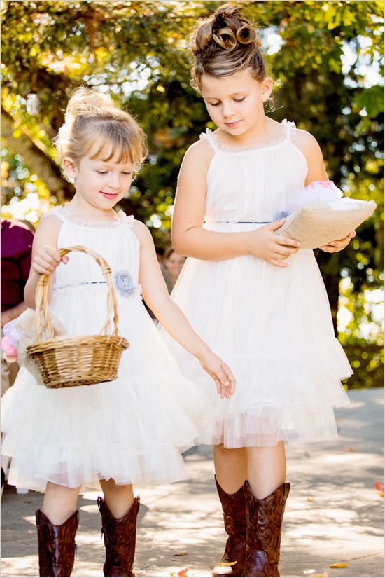 Flower girls in cowboy boots – Vow magic